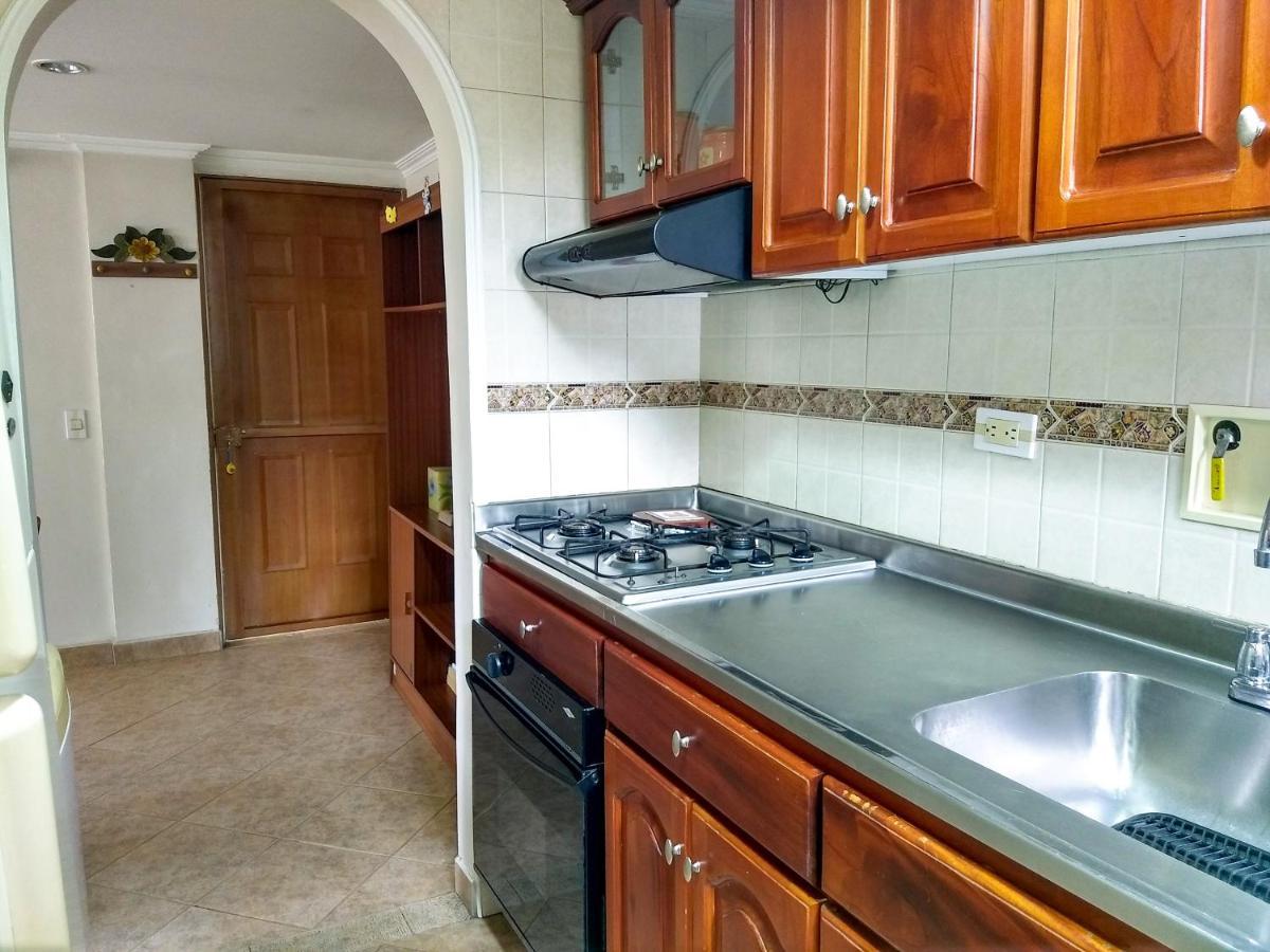 Bueno, Bonito, Barato Y Cerca A El Poblado Apartment Medellin Luaran gambar